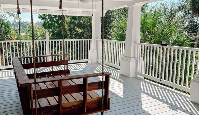 Charming gated stately home on 5 acres