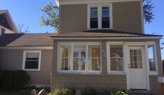 Charming Historic Home in Downtown Howell