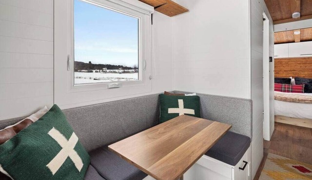 Charming Modern Tiny Home, Minutes to Stowe