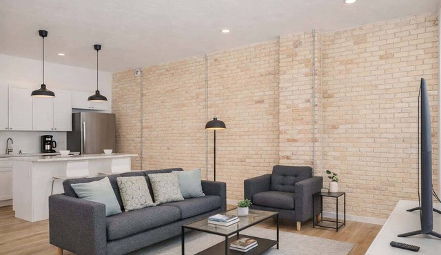 Chic Downtown Apartment w/Vintage Charm & WiFi