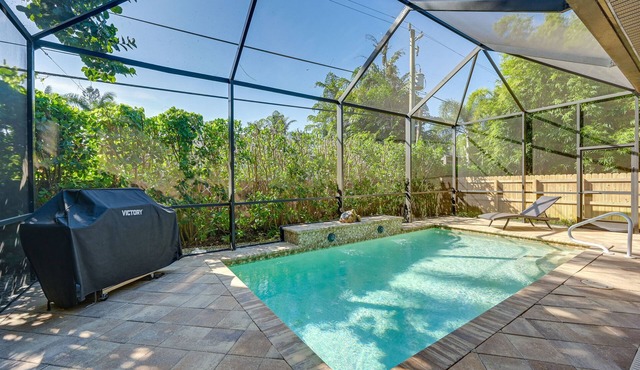 Chic Naples Retreat w/Private Heated Pool & Lanai