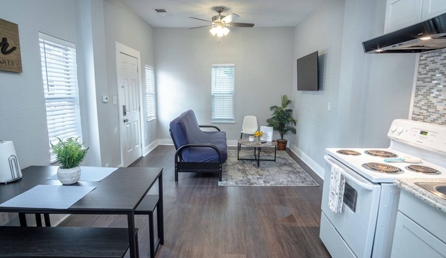 Classic 1br/1ba Charming Apt w/Modern Upgrades