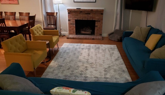 Close to Downtown Reno, easy drive to Tahoe, spacious house overlooking Reno!