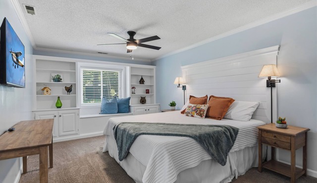 Cloud Nine at Moontown- Fly In, or Drive In, to A Peaceful Landing Spot