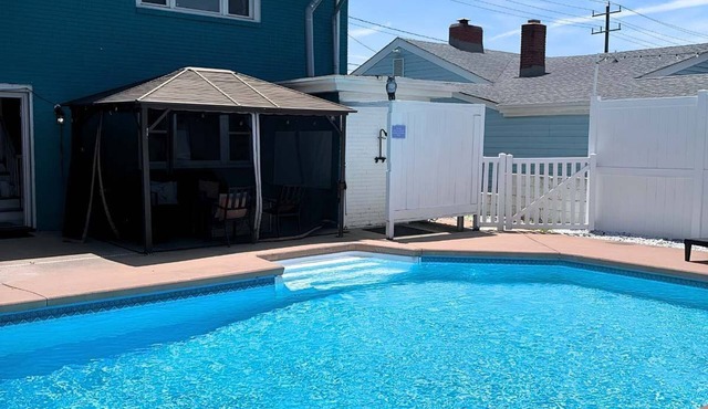 Coastal home w/pool, hot tub & fire pit