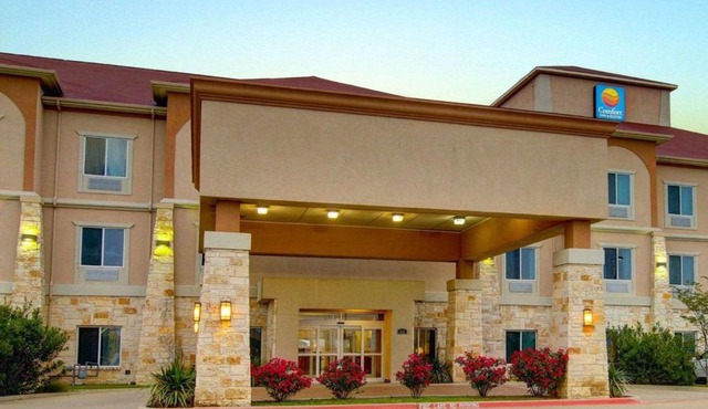 Comfort Inn & Suites Alvarado