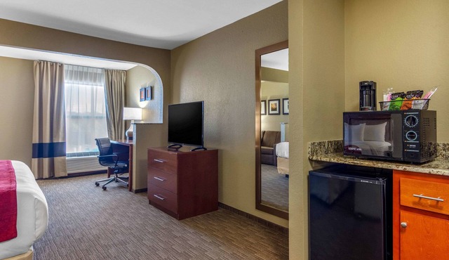 Comfort Inn & Suites LaGrange East in LaGrange