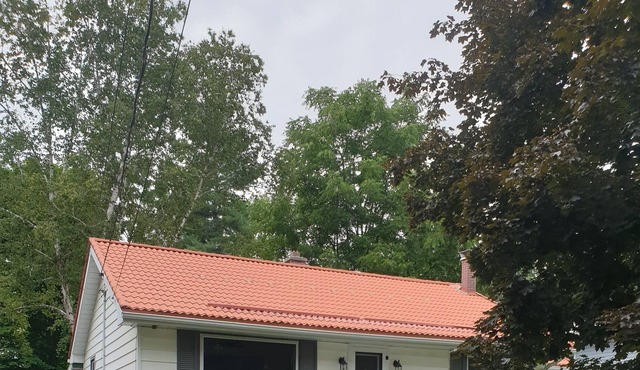 Comfortable 3 bdrm home in Coldwater - 8 mins to Mt St. Louis Moonstone ski hill in Coldwater