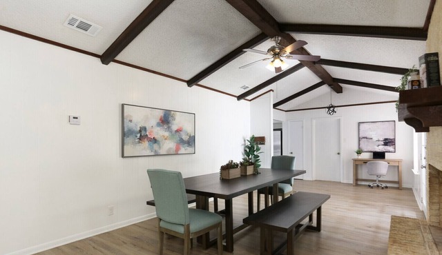 Comfortable and Stylish Home Near Lackland AFB