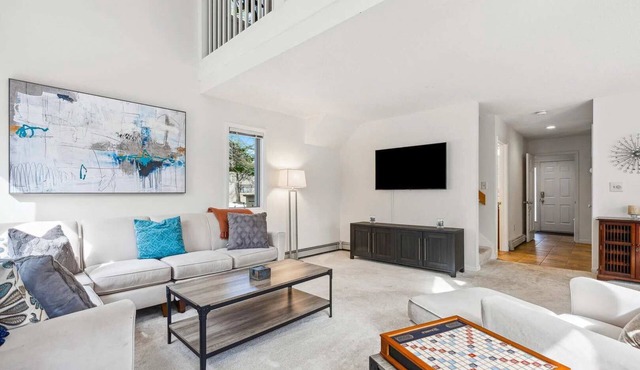 Condo with BBQ, Newton Village