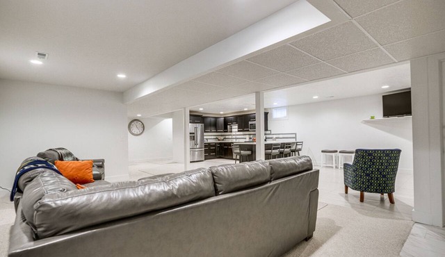 Convenient North Bend Apt: Half-Mi to Notre Dame! in South Bend