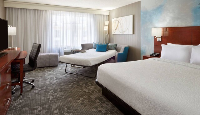 Courtyard by Marriott Downtown Ottawa in Ottawa