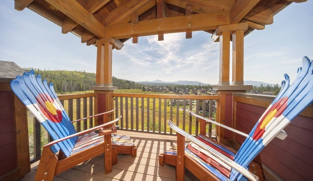 Cozens Pointe B-301 3 Bedroom Condo by RedAwning