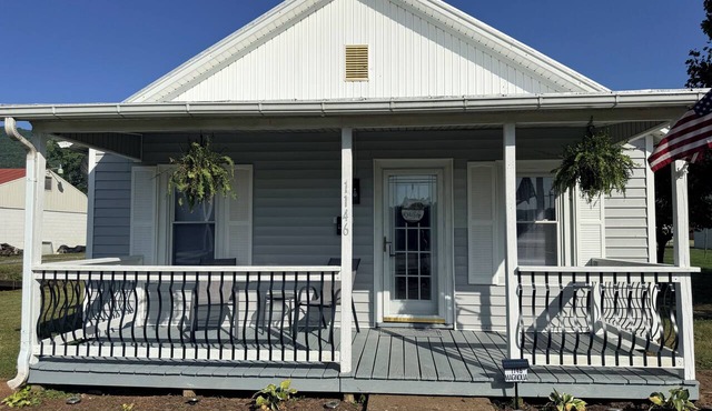 Cozy 1-bedroom house in lovely Buena Vista with central heat and air