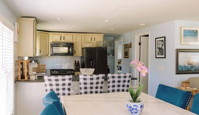 Cozy 2-bedroom, Dog friendly cottage in Bowers Beach - Steps From the Sand!