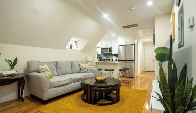 Cozy 3BR Boston Apt Pet-Friendly w/Parking Red Line & I-93 Access 80/3