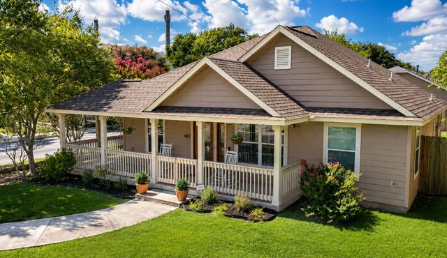 Cozy 3BR Steps to Alamodome | Close to Downtown