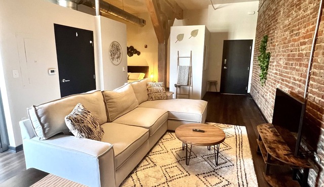 Cozy Boho Loft with King Size Bed in Rivermarket!