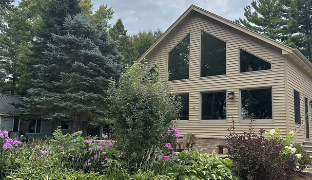Cozy Cabin close to Sandy Beach Area!