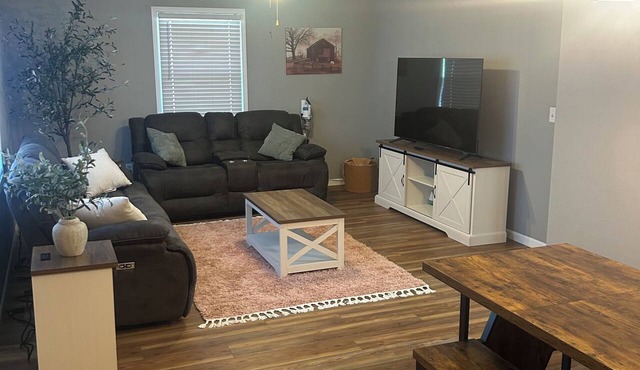 Cozy Dyersville Home Near Feild of Dreams