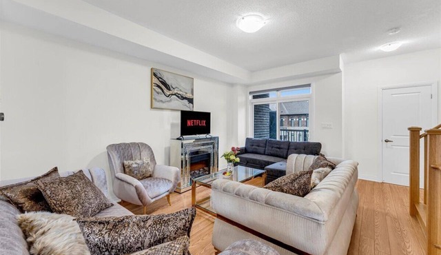 Cozy Escape in Brampton Bliss 6beds Wi-Fi in Brampton