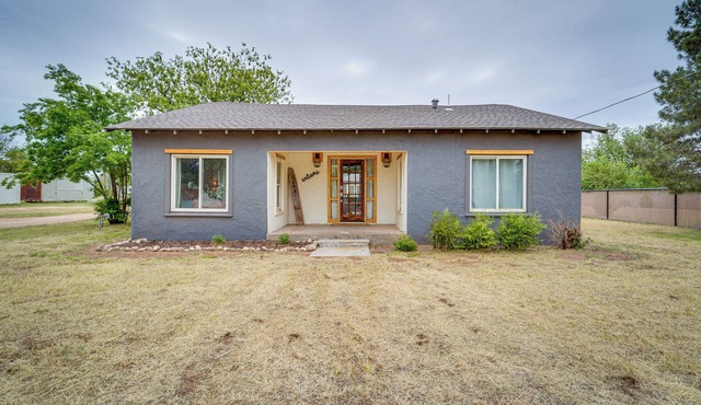 Cozy Home w/Spacious yard Hunters welcomed in Haskell