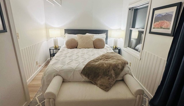 Cozy private 2-bedroom home in Hector, close to wineries, breweries and hiking.