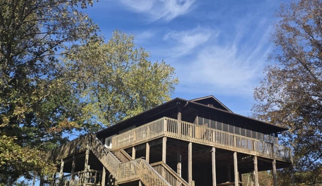 Cozy Riverfront Cabin on the Current River. Relax, Unwind & Explore the Ozarks