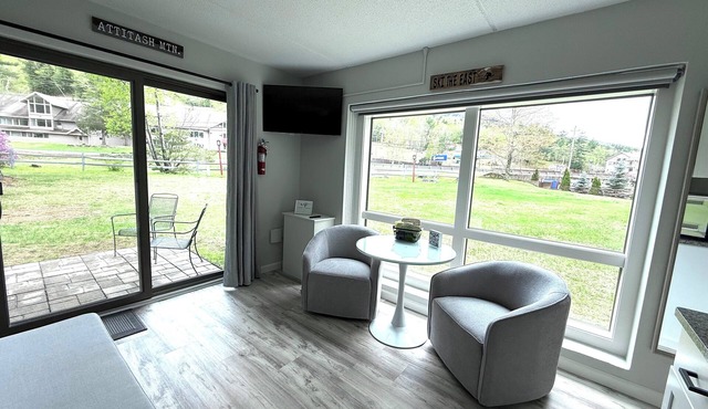 Cozy studio in delightful Bartlett with AC, WiFi, fitness room