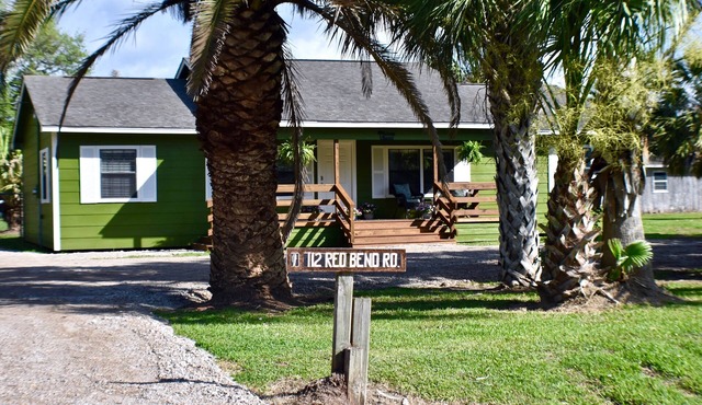 CREEKFRONT HOME, LIGHTED PIER, FENCED YARD