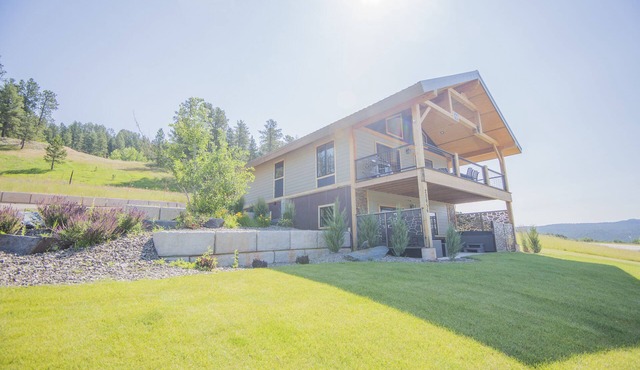 Crystal clear Mountain View’s with a farmhouse chic vibe.