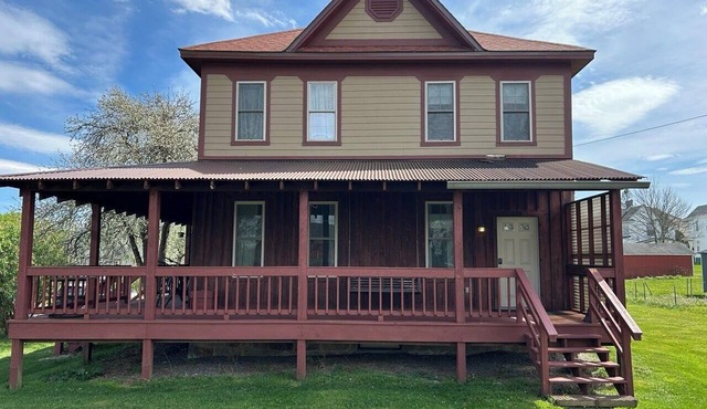 Davis Downtown Folk Victorian Duplex