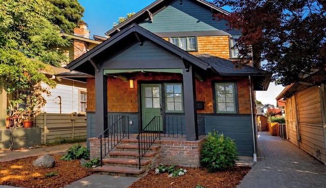 Designer Rockridge Retreat Near UC Berkeley