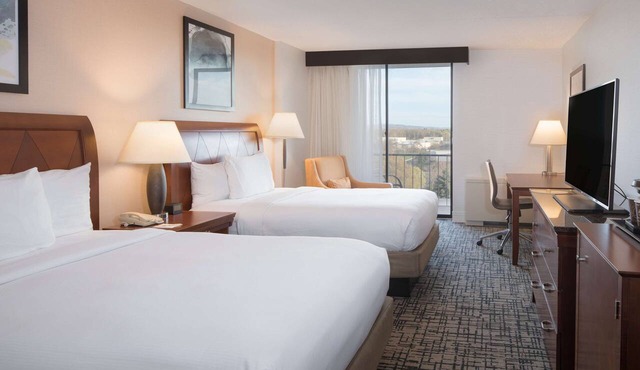 DoubleTree by Hilton Hotel Syracuse in East Syracuse
