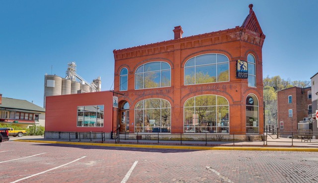 Downtown McGregor Condo w/Restaurant On-Site!