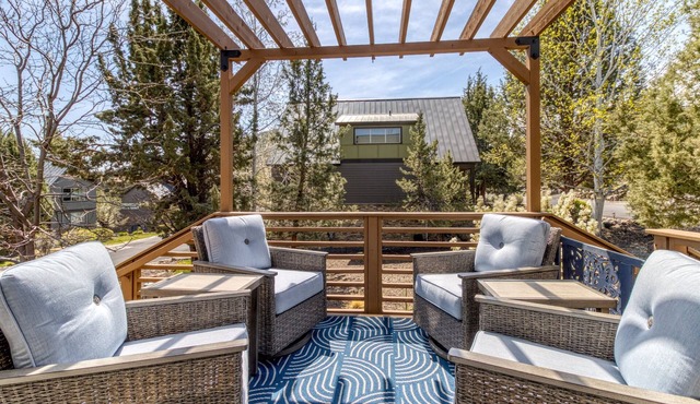 Eagle Crest Retreat | 6 Resort Passes Included