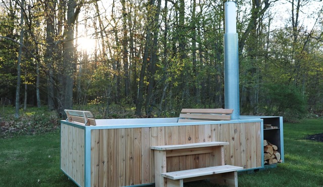 Egg Harbor Escape | Hot Tub | Cedar Sauna | Privacy