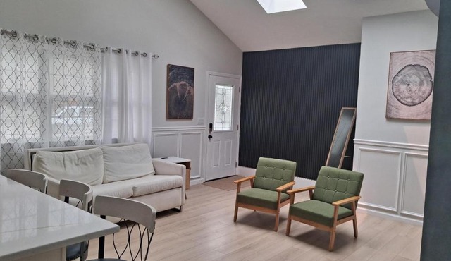 Elegant 3 bedroom, 2 full bathroom in Uniondale