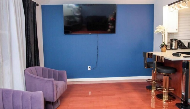 Empire Suite Fully Furnished Suite 30+ Day Stays Ideal for Professionals