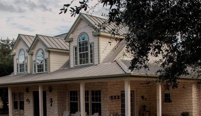 Encino Viejo-Ranch Style Home on 5 Acres Surrounded by beautiful old oak trees