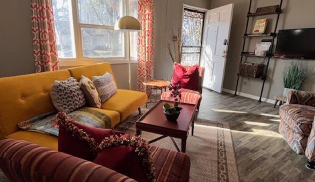 Entire 2BR Home - 15 Min to Downtown & Parks