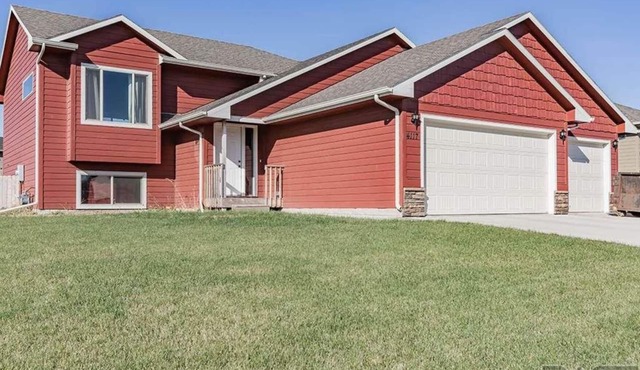 ENTIRE House in Suburbs 10 min from city center