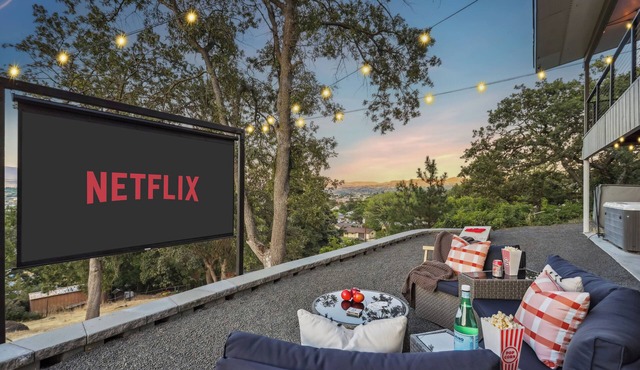 Epic Game Room, Outdoor Movie Night, Hot Tub, Fire Pit