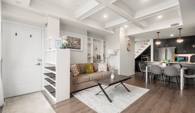 Etobicoke Suites in Toronto