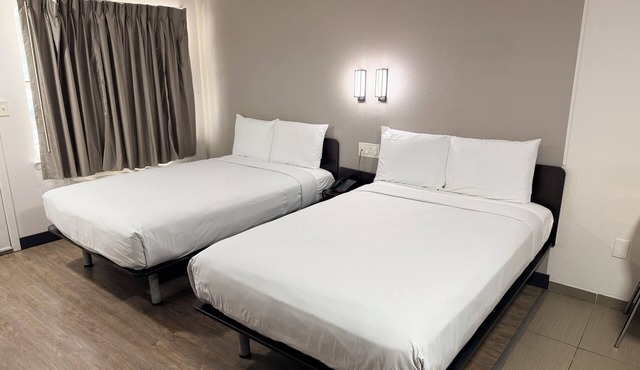 Everstay Inn & Suites