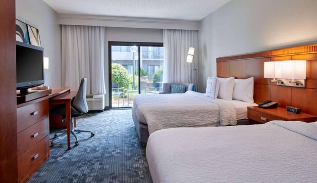 Excellent Choice! Unit w/Courtyard View, Indoor Pool, Pets are Welcome with Fee