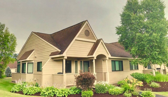 F48 Modern home with AC within walking distance of golf course and Mt Washington Hotel