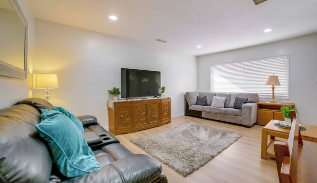 Family-Friendly Home 7 Mi to Dtwn San Bernardino!