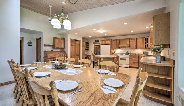 Family Friendly! Long Noble Lake Gem w/Game Room