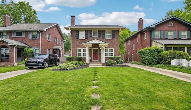 Fantastic/Cozy 3 bedroom home in welcoming Indianapolis. Pet friendly! Location! in Indianapolis